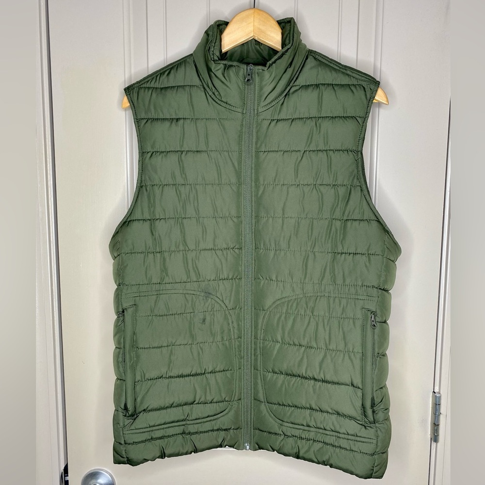 Banana Republic men’s puffer vest
